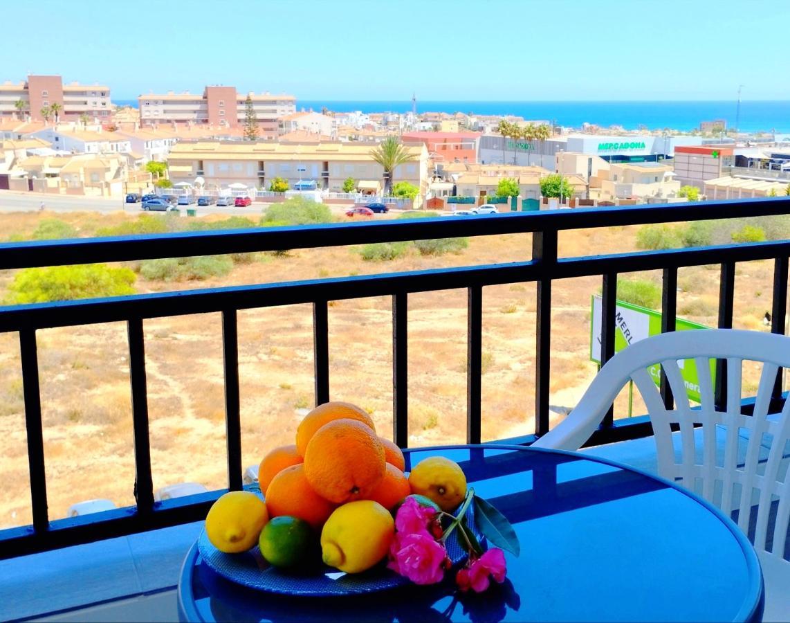 Studio With Terrace And Pool Torrevieja Zewnętrze zdjęcie