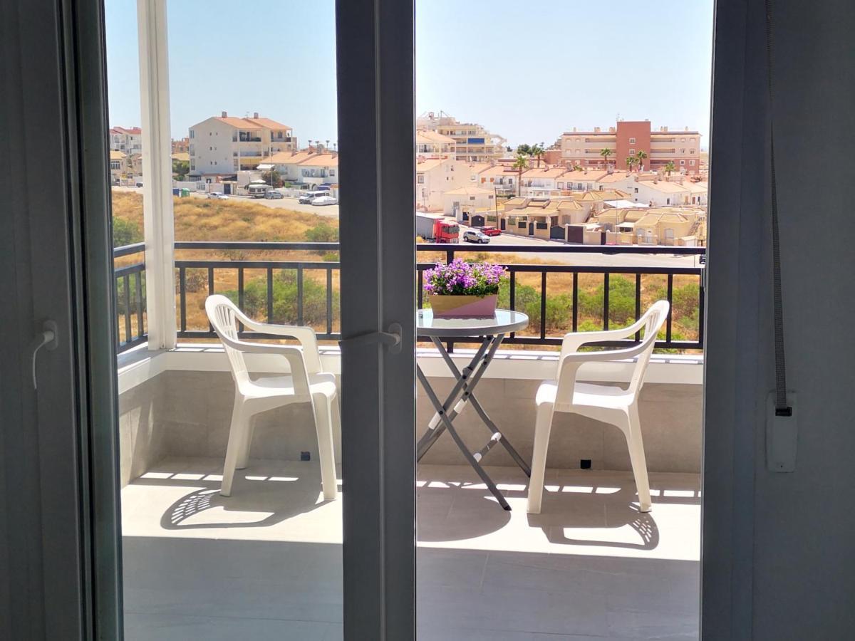 Studio With Terrace And Pool Torrevieja Zewnętrze zdjęcie
